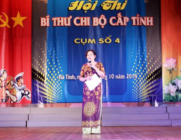 Thí sinh Nguyễn Thị Én – Bí thư Chi bộ Khoa Sư phạm Tiểu học Mầm non