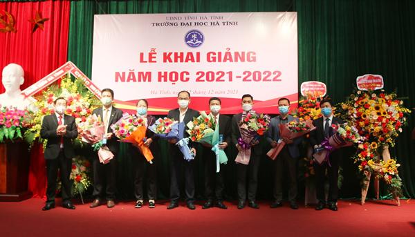 221221 khai giang nam hoc 13